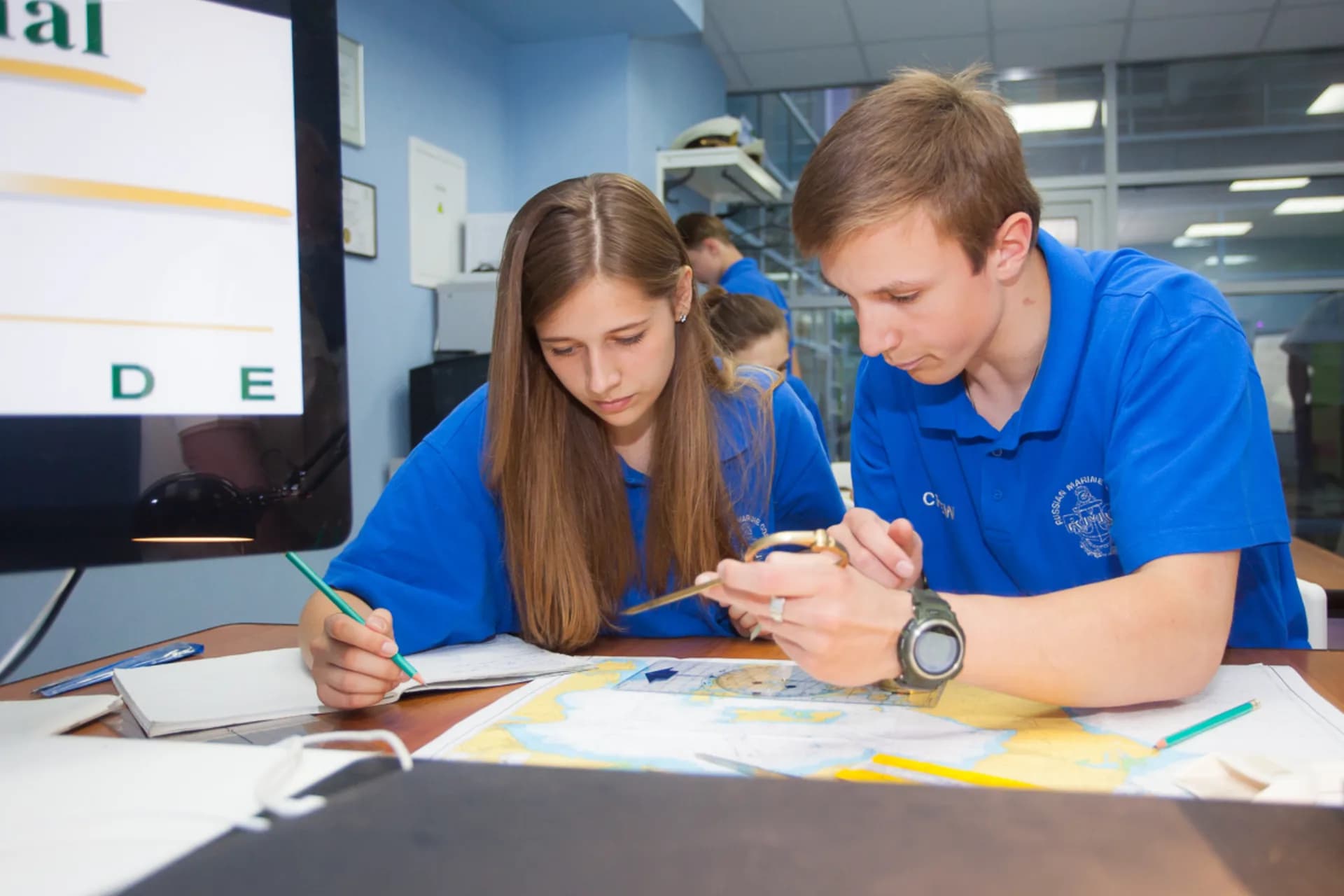 Разбор маршрута — занятие по морской практике