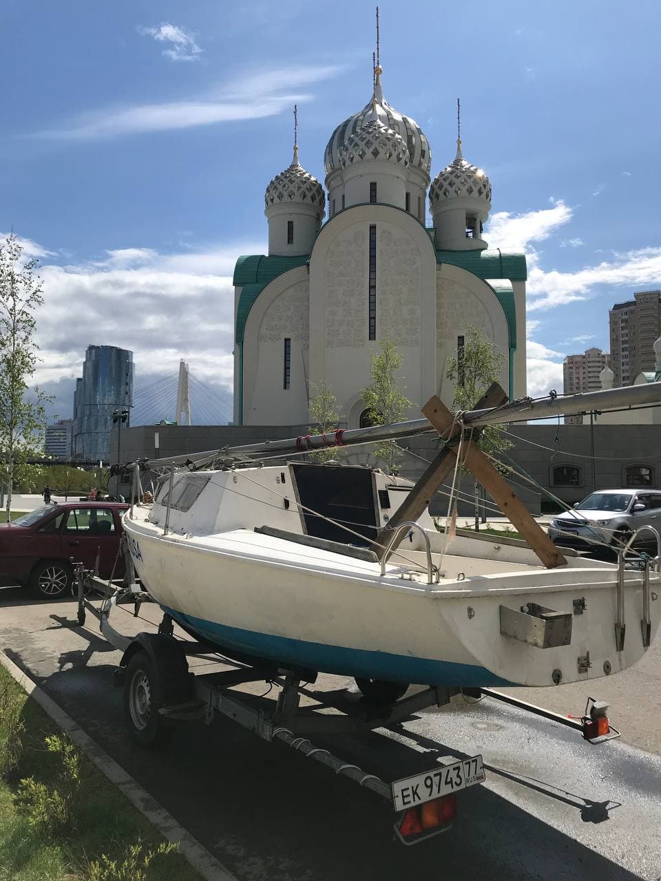 Яхта отправляется на покраску