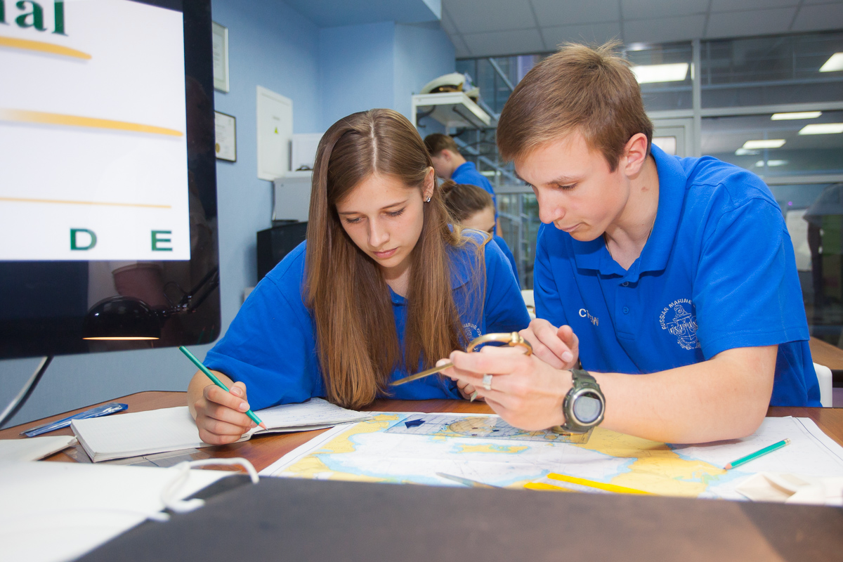 Разбор маршрута — занятие по морской практике